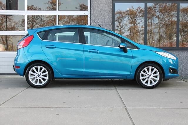 Occasion Ford Fiesta Titanium 101 PK (74 kW) 2016 Blauw Hatchback