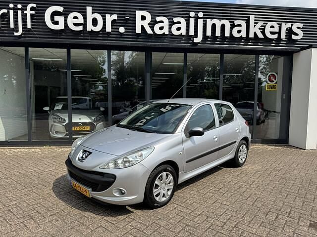 Grijs Gebruikt 2009 Peugeot 206 CC Cabriolet | € 2.950 (Iets duurder) - Afbeelding 1/4