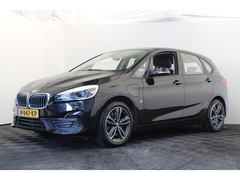 Zwart Gebruikt 2018 BMW 225 Active Tourer Executive MPV | € 17.750 (Eerlijke prijs) - Afbeelding 1/4