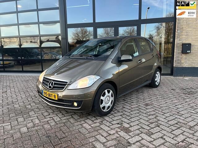 Bruin Occasion 2009 Mercedes A170 Classic MPV | € 1.950 (Goede deal) - Afbeelding 1/4