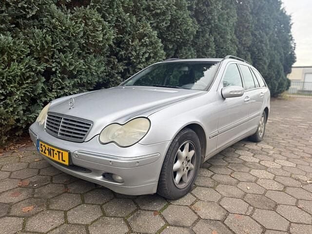 Grijs Gebruikt 2004 Mercedes C220 Elegance Stationwagen | € 1.500 (Eerlijke prijs) - Afbeelding 1/4