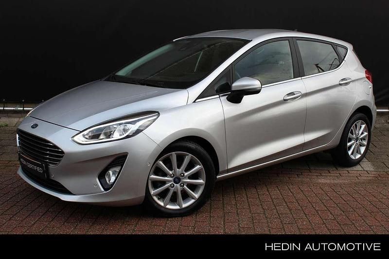Grijs Occasion 2019 Ford Fiesta Titanium Hatchback | € 12.945 (Eerlijke prijs) - Afbeelding 1/3