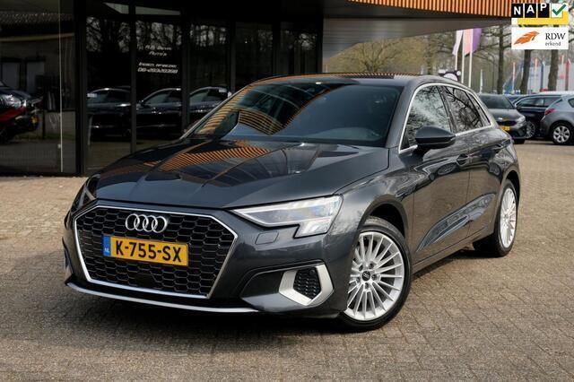 Grijs Gebruikt 2021 Audi A3 Sportback Business Hatchback | € 21.900 (Goede deal) - Afbeelding 1/4