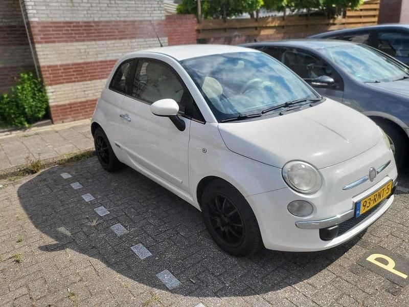 Wit Gebruikt 2011 Fiat 500 Pop Hatchback | € 2.750 (Goede deal) - Afbeelding 1/4