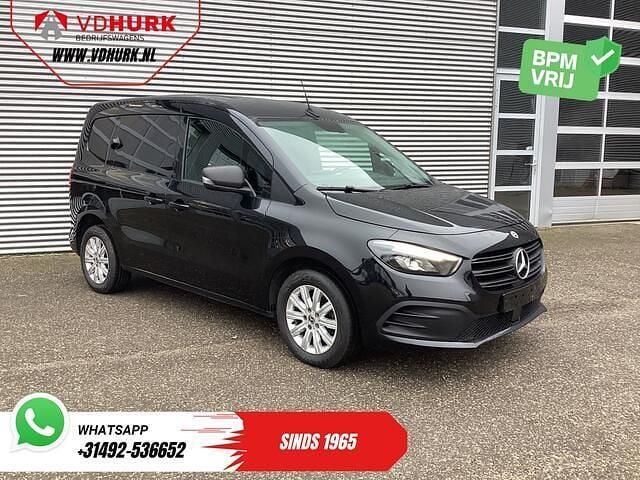 Zwart Occasion 2022 Mercedes Citan 110 Van | € 19.944 (Iets duurder) - Afbeelding 1/3