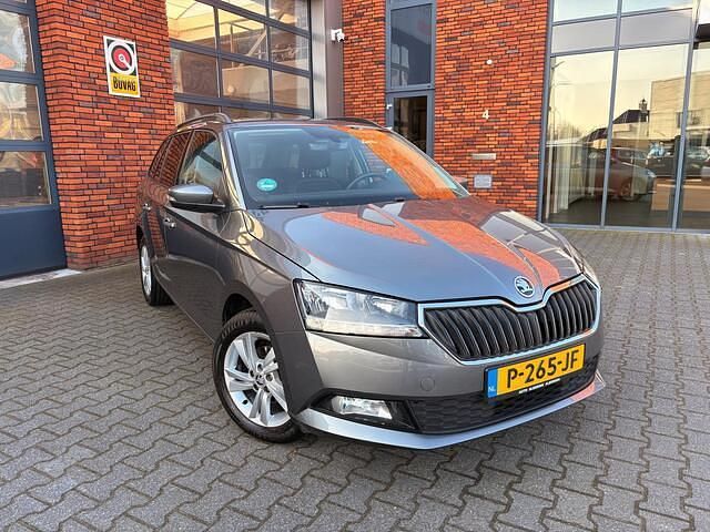 Occasion Skoda Fabia Ambition 95 PK (69 kW) 2022 Grijs (metallic) Hatchback
