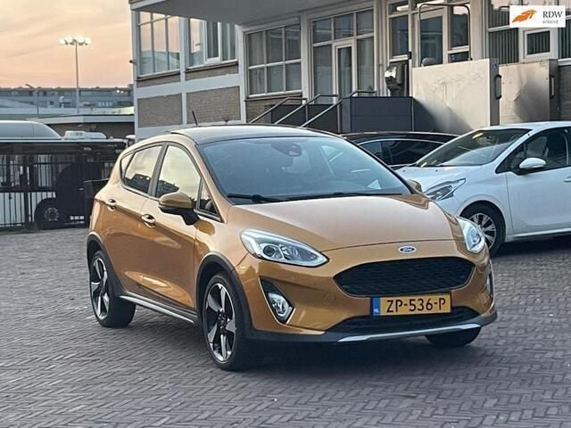 Oranje Occasion 2019 Ford Fiesta Active Hatchback | € 11.950 (Super prijs) - Afbeelding 1/4