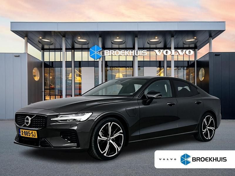 Grijs Gebruikt 2024 Volvo S60 Ultimate Sedan | € 39.900 (Eerlijke prijs) - Afbeelding 1/4