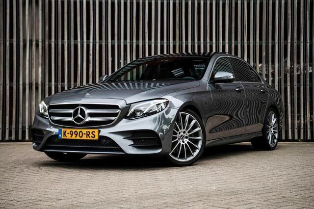 Grijs, metallic lak Gebruikt 2020 Mercedes E350 AMG Sedan | € 41.950 - Afbeelding 1/4