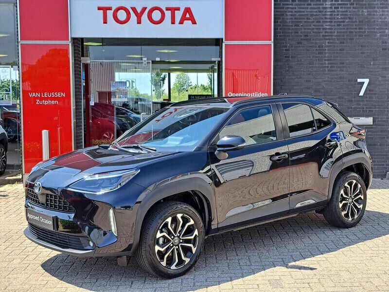 Zwart Gebruikt 2024 Toyota Yaris Cross SUV | € 30.400 (Eerlijke prijs) - Afbeelding 1/4