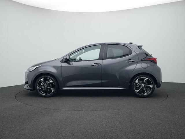 Occasion Toyota Yaris Executive 116 PK (85 kW) 2025 Grijs metallic Hatchback