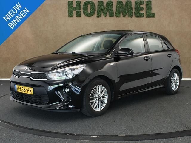 Zwart Gebruikt 2020 Kia Rio Hatchback | € 14.950 (Eerlijke prijs) - Afbeelding 1/4