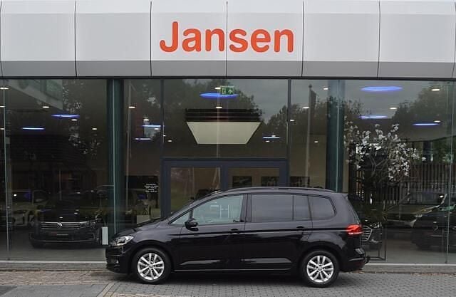 Zwart Gebruikt 2018 VW Touran Highline MPV | € 21.950 (Goede deal) - Afbeelding 1/4