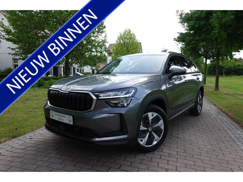 Grijs Gebruikt 2024 Skoda Kodiaq Business Line SUV | € 44.950 (Eerlijke prijs) - Afbeelding 1/4