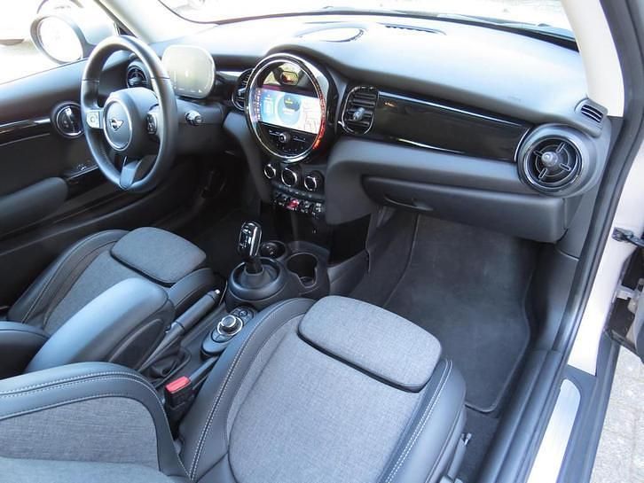 Occasion Mini Cooper Classic 136 PK (100 kW) 2022 , metallic lak Hatchback