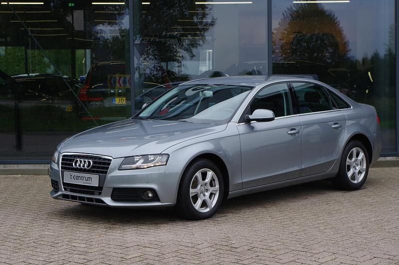 Grijs Gebruikt 2011 Audi A4 Sedan | € 8.450 (Eerlijke prijs) - Afbeelding 1/4
