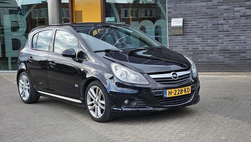 Zwart Occasion 2008 Opel Corsa OPC | € 3.950 (Eerlijke prijs) - Afbeelding 1/4