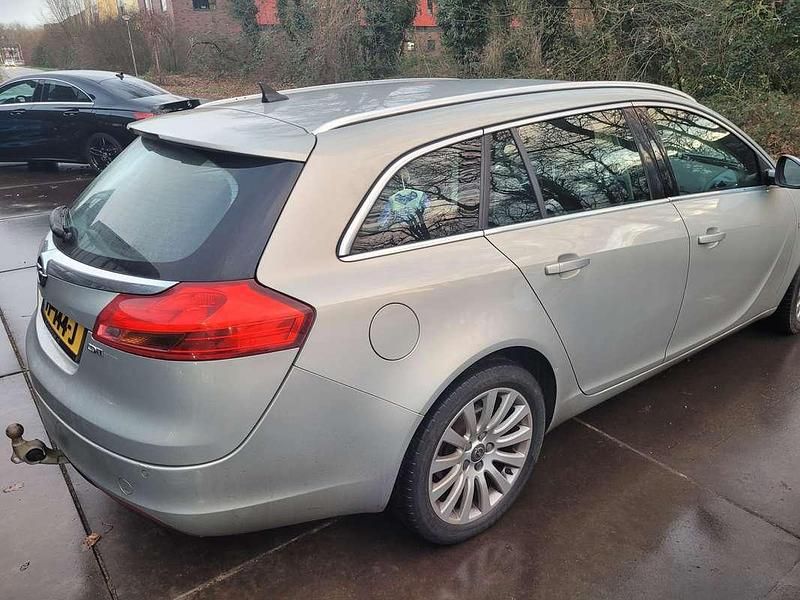 Beige Gebruikt 2009 Opel Insignia Cosmo Stationwagen | € 1.700 (Goede deal) - Afbeelding 1/4