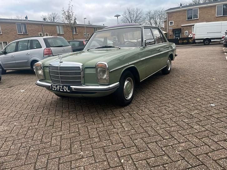 Gebruikt 1973 Mercedes W114 | € 6.500 - Afbeelding 1/4