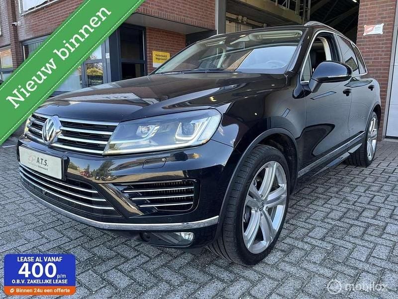 Zwart Gebruikt 2015 VW Touareg R-line SUV | € 24.950 - Afbeelding 1/4