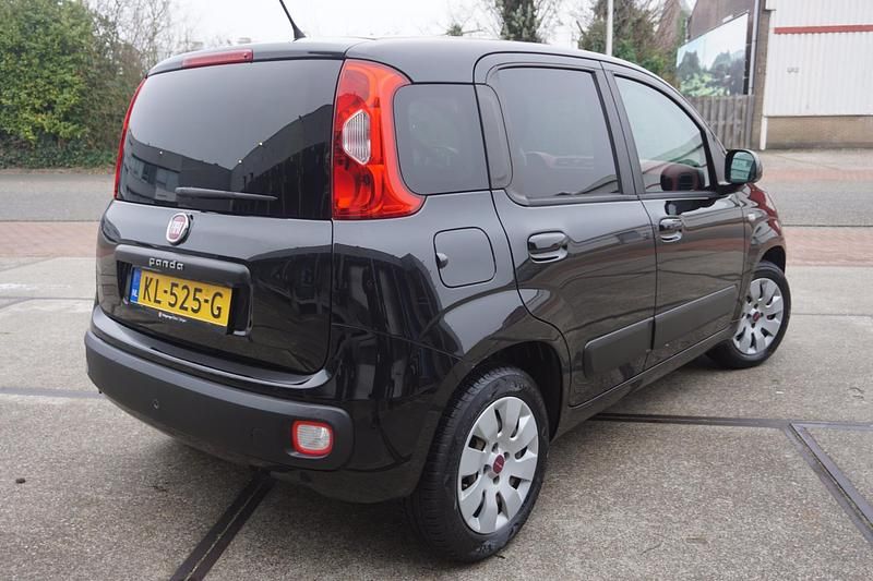 Occasion Fiat Panda Lounge 80 PK (58 kW) 2016 Zwart Hatchback