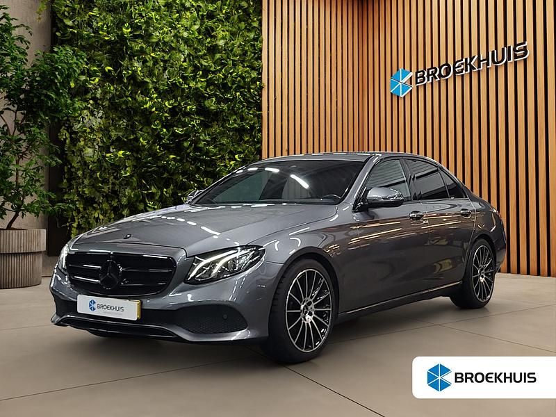 Grijs Gebruikt 2016 Mercedes E350 AMG Sedan | € 23.900 (Goede deal) - Afbeelding 1/4