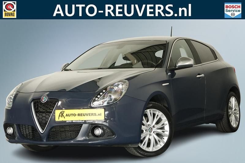 Grijs Occasion 2016 Alfa Romeo Giulietta Super Hatchback | € 12.900 (Goede deal) - Afbeelding 1/4