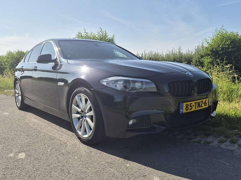 Zwart Gebruikt 2012 BMW 520 Executive Sedan | € 13.250 (Super prijs) - Afbeelding 1/4