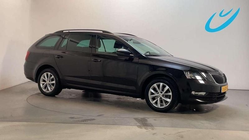 Zwart Occasion 2020 Skoda Octavia Business Line Stationwagen | € 14.450 (Goede deal) - Afbeelding 1/3
