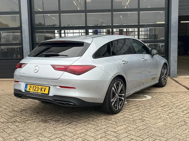 Occasion Mercedes CLA180 Shooting Brake Luxury 136 PK (100 kW) 2024 Zilver Stationwagen