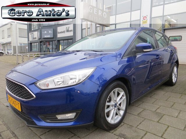Blauw Gebruikt 2017 Ford Focus Hatchback | € 8.900 (Eerlijke prijs) - Afbeelding 1/4