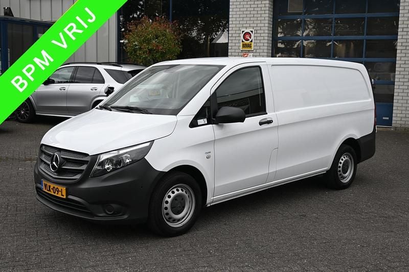Wit Gebruikt 2021 Mercedes Vito MPV | € 19.950 (Super prijs) - Afbeelding 1/4