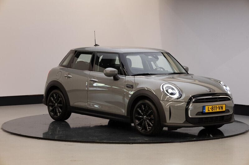 Grijs Gebruikt 2021 Mini Cooper Essential Hatchback | € 21.435 (Iets duurder) - Afbeelding 1/4