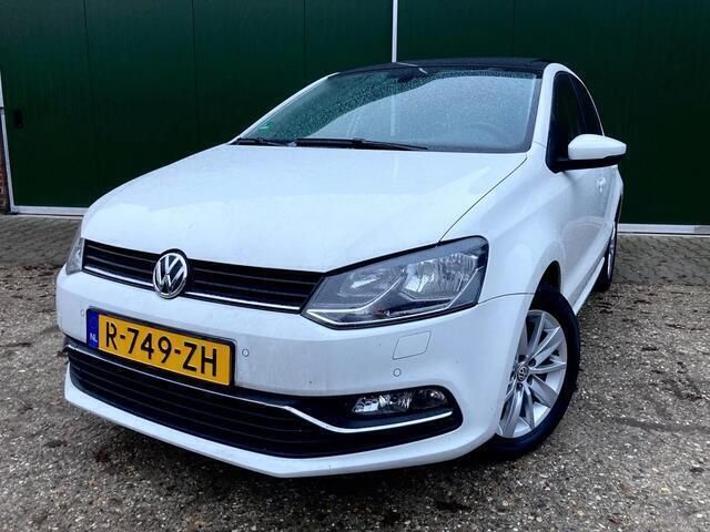 Wit Occasion 2014 VW Polo Highline Hatchback | € 10.500 (Duur) - Afbeelding 1/4
