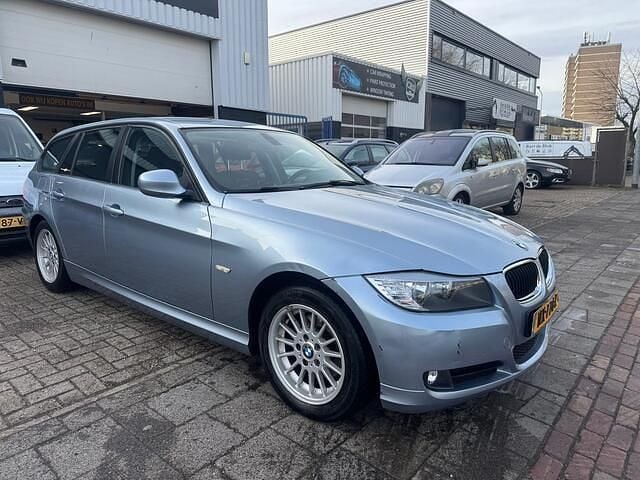 Blauw Occasion 2010 BMW 318 Stationwagen | € 2.999 (Goede deal) - Afbeelding 1/4