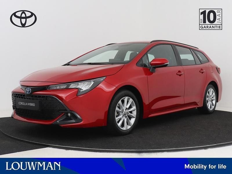 Rood Gebruikt 2024 Toyota Corolla Active Stationwagen | € 28.950 (Eerlijke prijs) - Afbeelding 1/3