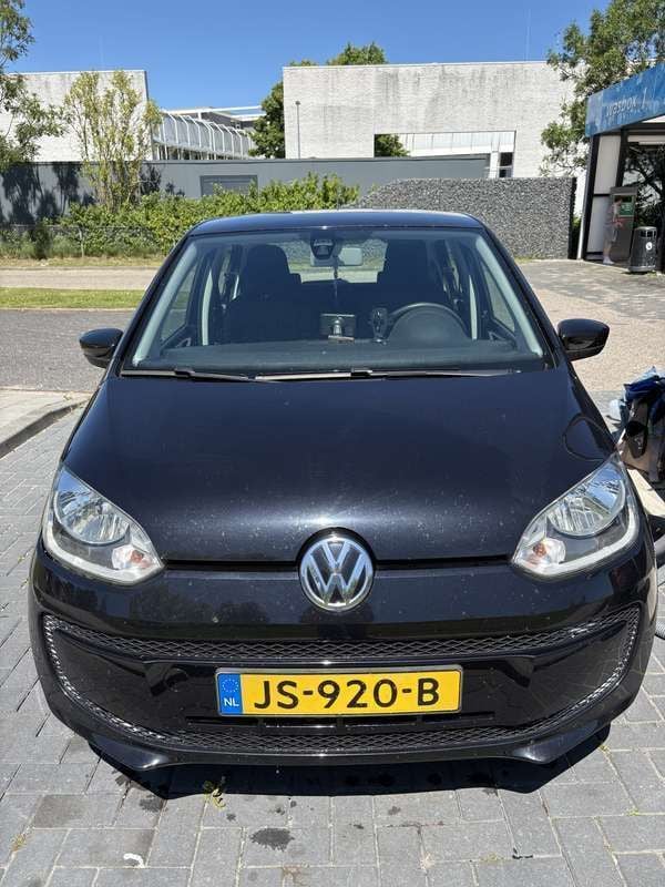 Zwart Gebruikt 2016 VW up! Move Hatchback | € 6.200 (Goede deal) - Afbeelding 1/4