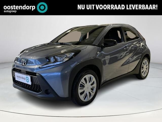 Blauw Nieuw 2024 Toyota Aygo Play Hatchback | € 21.350 (Eerlijke prijs) - Afbeelding 1/4