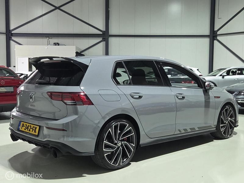 Occasion VW Golf VIII GTI Clubsport 301 PK (221 kW) 2021 Grijs Hatchback