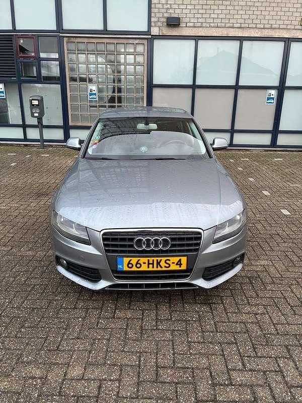 Zilver Occasion 2009 Audi A4 Proline Sedan | € 4.800 (Eerlijke prijs) - Afbeelding 1/4