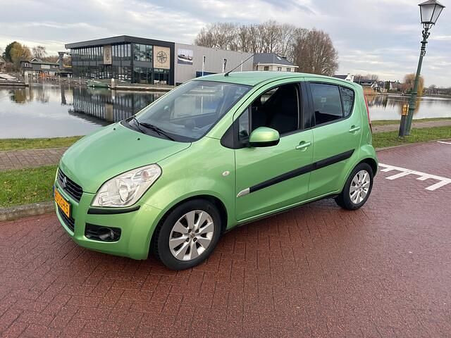 Groen Gebruikt 2010 Suzuki Splash Exclusive Hatchback | € 6.750 (Goede deal) - Afbeelding 1/4