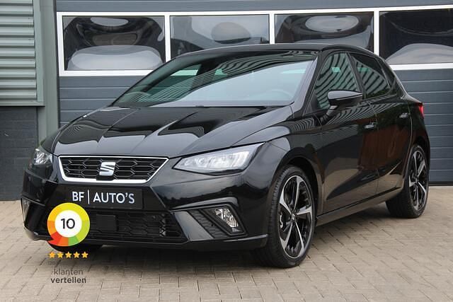 Zwart Gebruikt 2024 Seat Ibiza FR Hatchback | € 24.800 (Eerlijke prijs) - Afbeelding 1/4