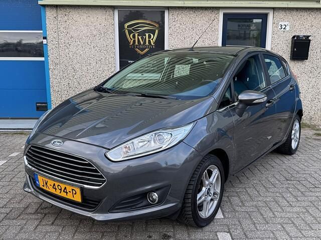 Grijs Gebruikt 2016 Ford Fiesta Titanium Hatchback | € 11.799 (Eerlijke prijs) - Afbeelding 1/4