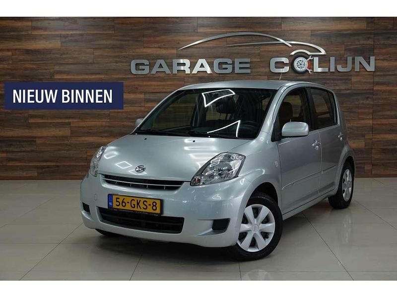 Grijs Gebruikt 2008 Daihatsu Sirion Hatchback | € 2.350 (Eerlijke prijs) - Afbeelding 1/4