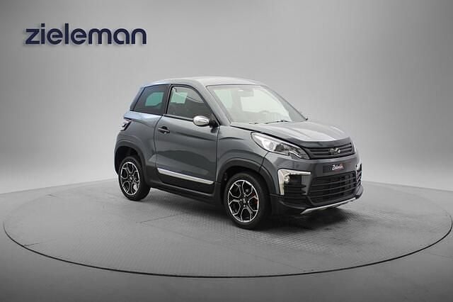 Grijs Occasion 2022 Ligier JS60 Hatchback | € 16.845 (Eerlijke prijs) - Afbeelding 1/4