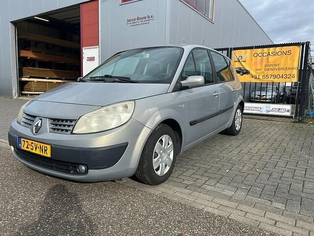 Grijs Gebruikt 2005 Renault Scénic II Dynamique MPV | € 1.499 (Eerlijke prijs) - Afbeelding 1/4
