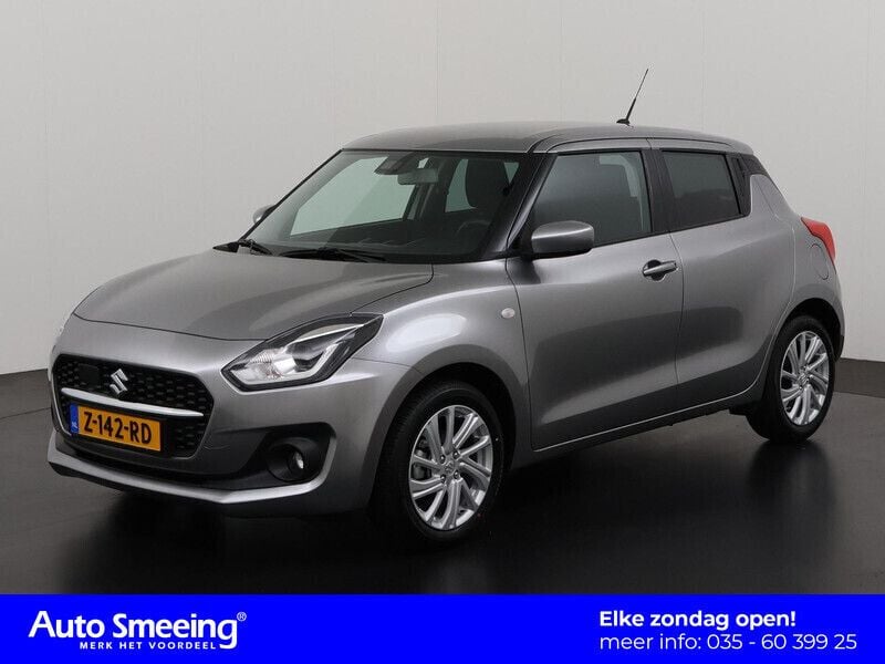 Grijs, metallic lak Gebruikt 2023 Suzuki Swift Hatchback | € 17.445 (Eerlijke prijs) - Afbeelding 1/4