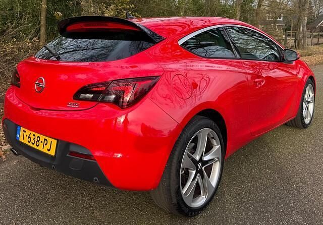 Occasion Opel Astra GTC Sport 140 PK (102 kW) 2011 Rood Hatchback
