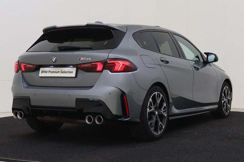 Occasion BMW M135 Executive 300 PK (220 kW) 2025 Grijs Hatchback