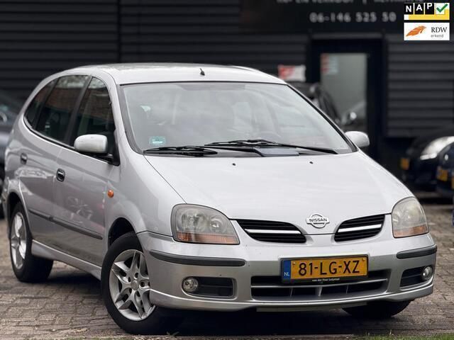 Grijs Gebruikt 2003 Nissan Almera Tino MPV | € 1.499 (Eerlijke prijs) - Afbeelding 1/4